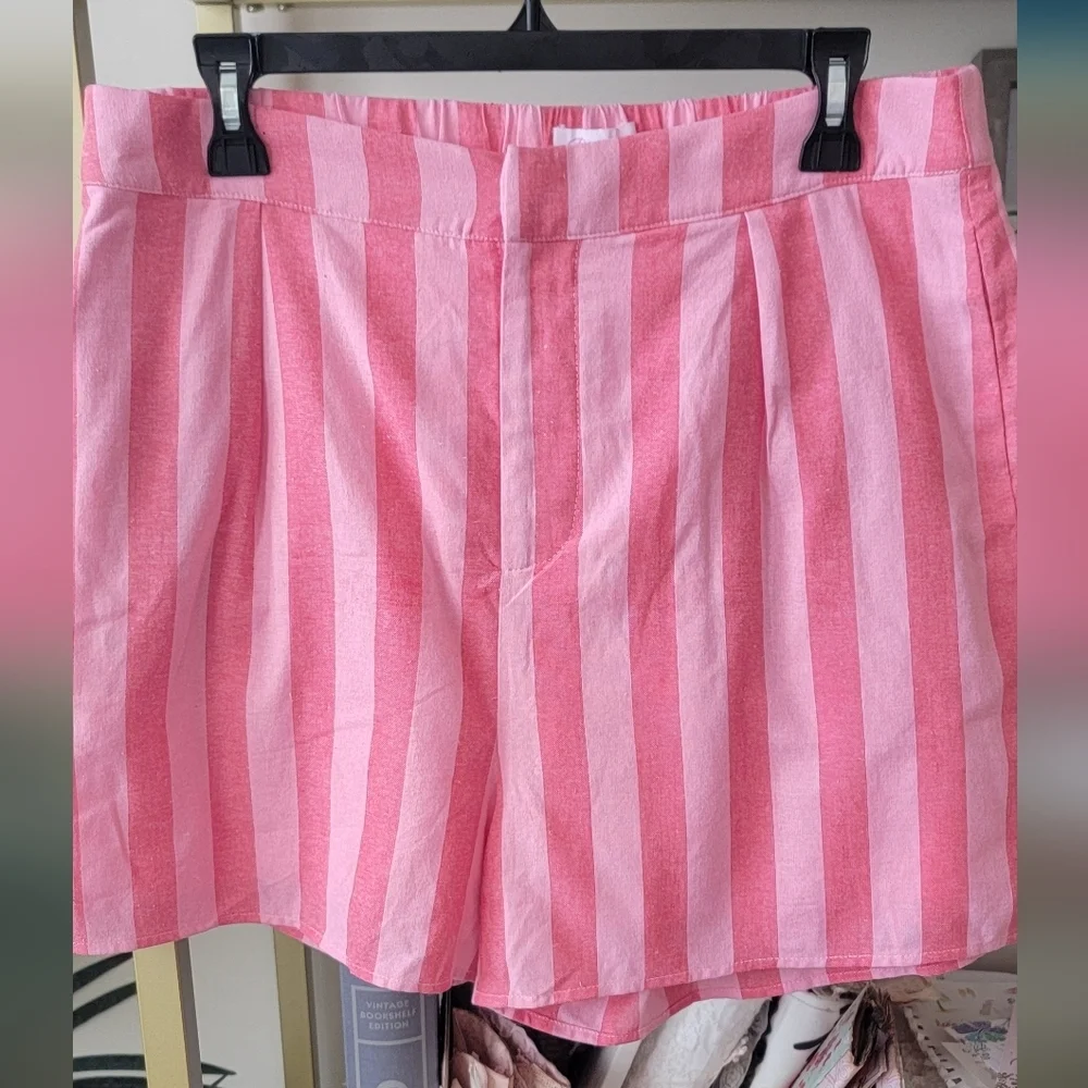 NWOT Pink Lily Boutique - Pink and White Striped Women's Shorts - Size XL
